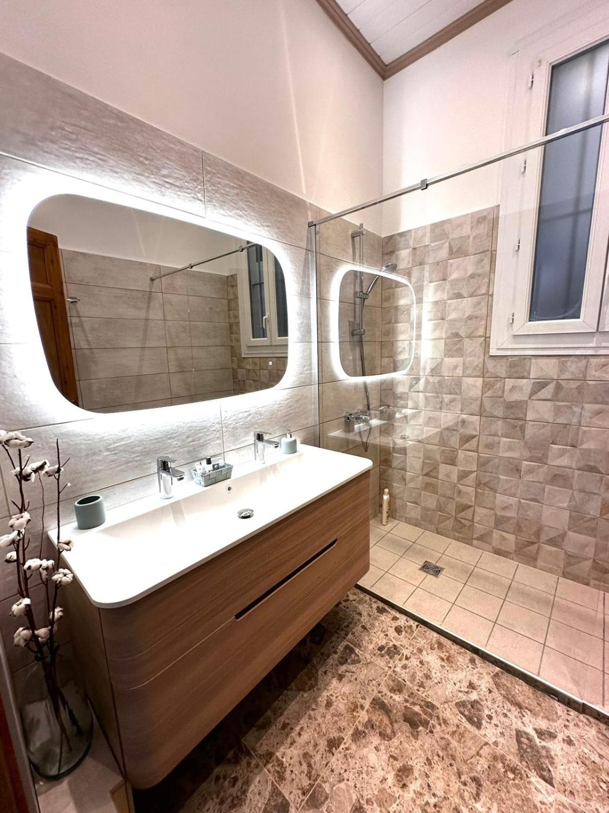 Appartement 4 A 8 Personnes, Spacieux De Standing Classe 4 Etoiles Nîmes Exteriér fotografie